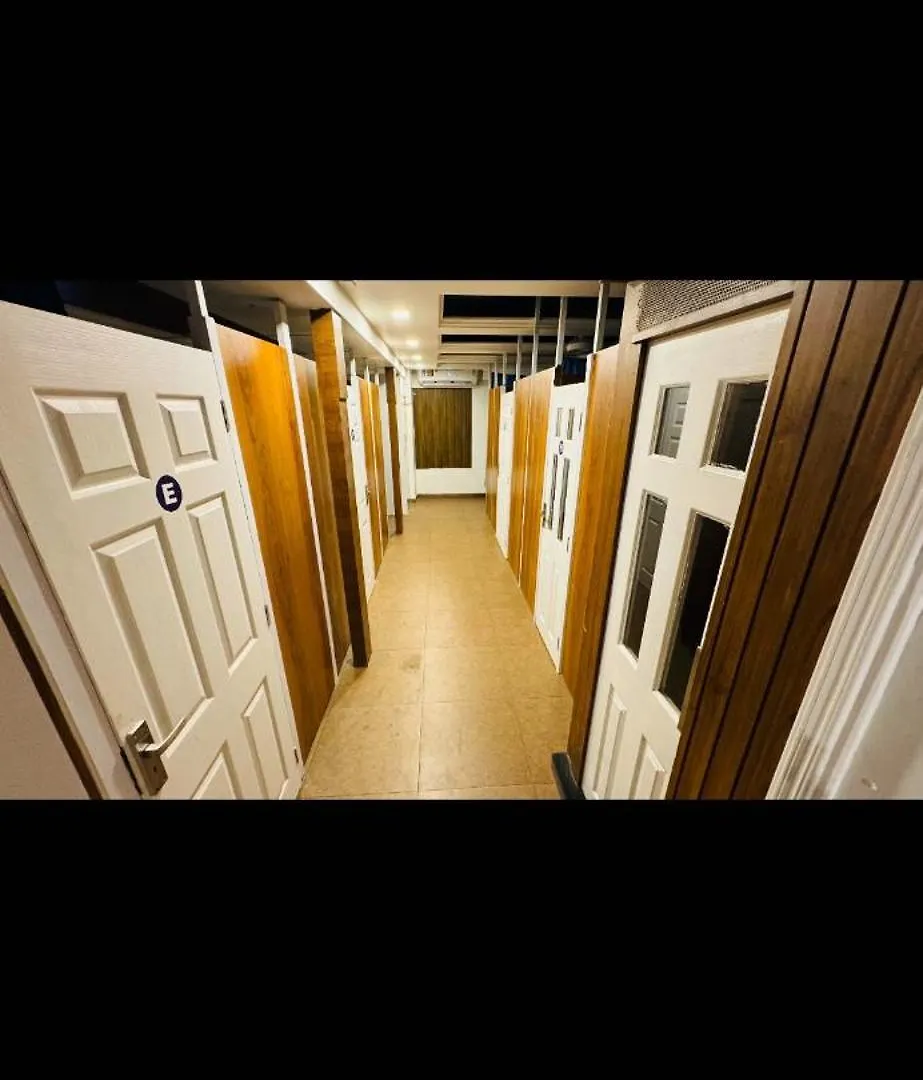 Lowfare Hotels Calecute 0*,  Índia